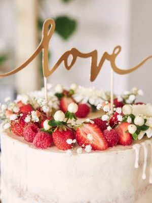 Hochzeitstorte_Erdbeeren_Liebe_Freie_Trauung